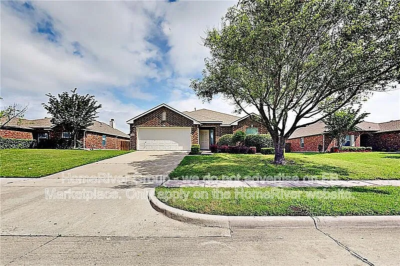 1204 Huntsville Dr