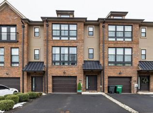 27 Sienna Pl, Feasterville, PA 19053
