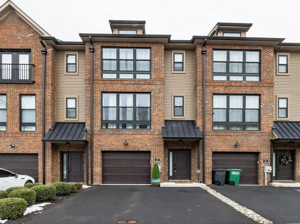 27 Sienna Pl, Feasterville, PA 19053