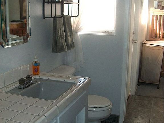 3rd image of 1145 E Ashwood St