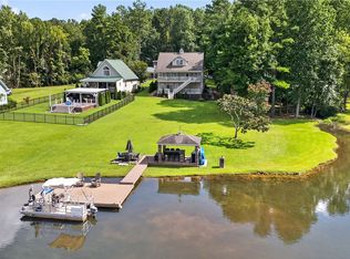 113 Panda Pkwy, Tamassee, SC 29686