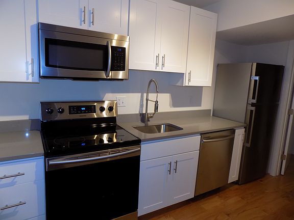 3rd image of 605 Park Ave #9