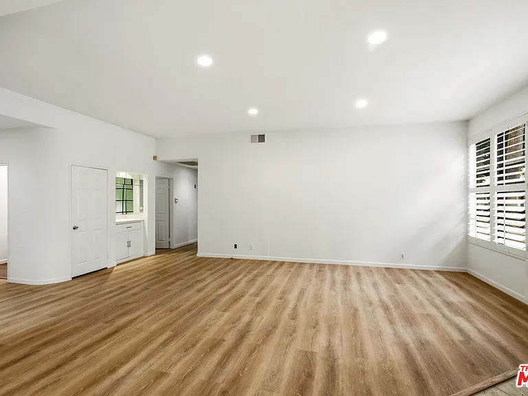 11636 Montana Ave #103 — Photo 9
