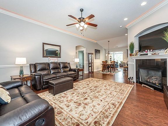 5th image of 210 Heritage Creek Dr