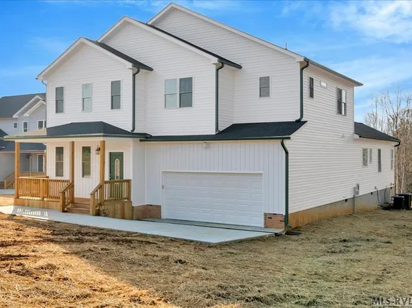 834 Starboard Dr, Bracey, VA 23919