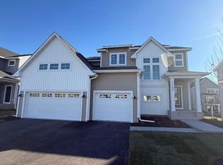 11833 35th St N, Lake Elmo, MN 55042