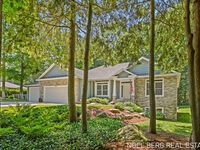 13351 Lakeshore Ave, Grand Haven, MI, 49417