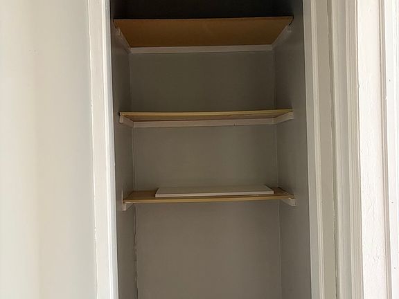 4th image of 277 Hoyt St #2