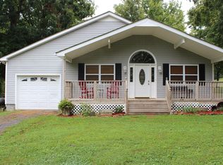 7052 Hall Rd, Greenbrier, TN 37073