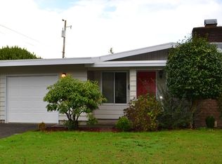 1640 Woodland Dr, Coos Bay, OR 97420