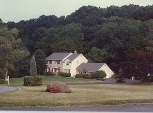65 Fox Valley Ln, Glen Mills, PA 19342
