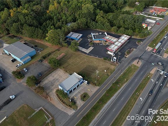 5th image of 2048 E Dixon Blvd