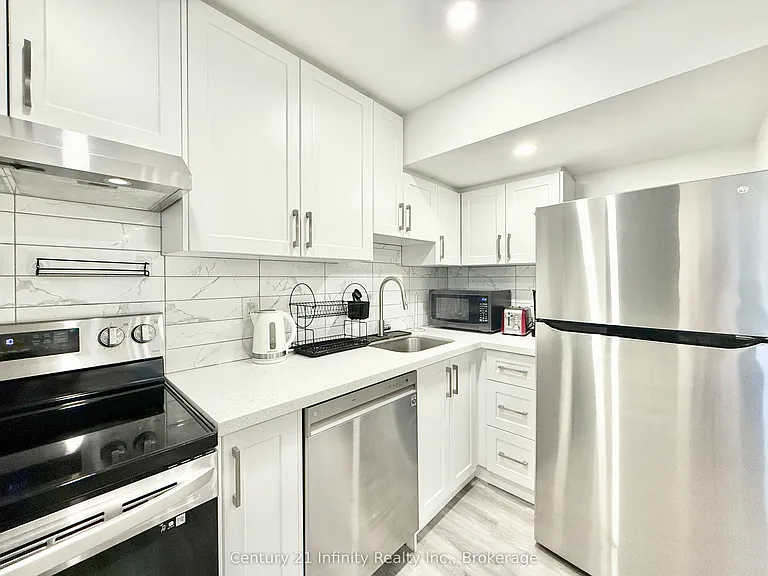 36 Elkington Cres #2 — Photo 13