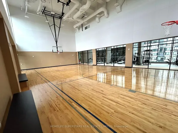 395 Square One Dr, Mississauga, ON