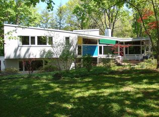 285 Clover Hills Dr, Rochester, NY 14618