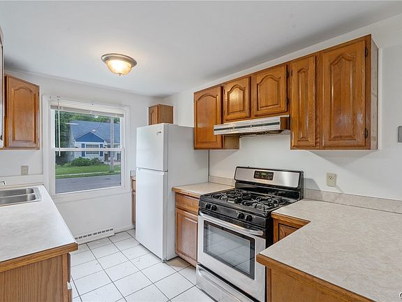 3rd image of 176 Ruth Ave