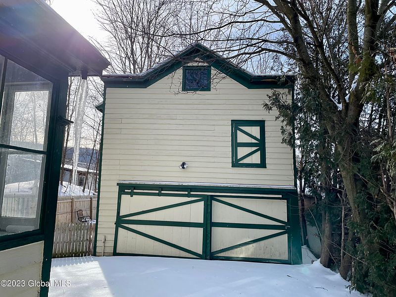 4th image of 468 W Main Street