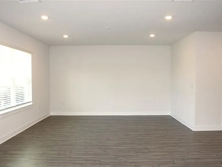 30600 Thunderbird Dr — Photo 36