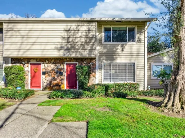 8305 La Riviera Dr, Sacramento, CA 95826