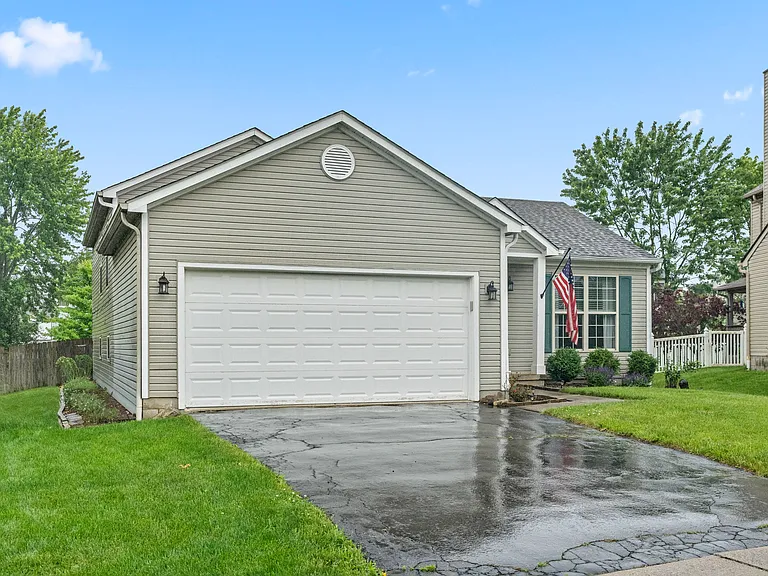 1300 Faunsdale Dr — Photo 2