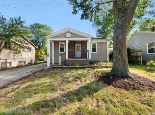 720 E Columbia Ave, Pontiac, MI 48340