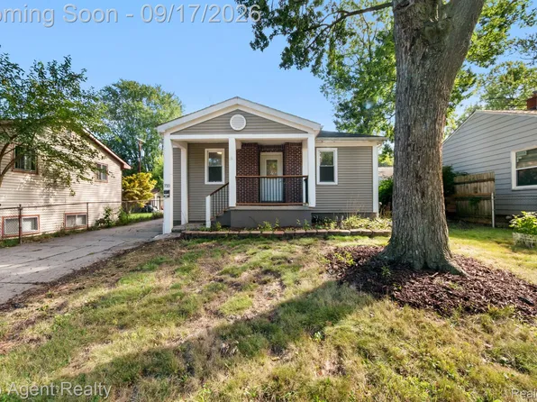 720 E Columbia Ave, Pontiac, MI 48340