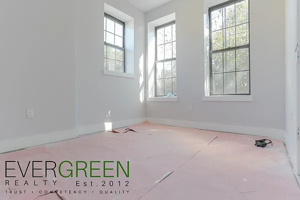 Rented by Evergreen Apartments BK | media 46