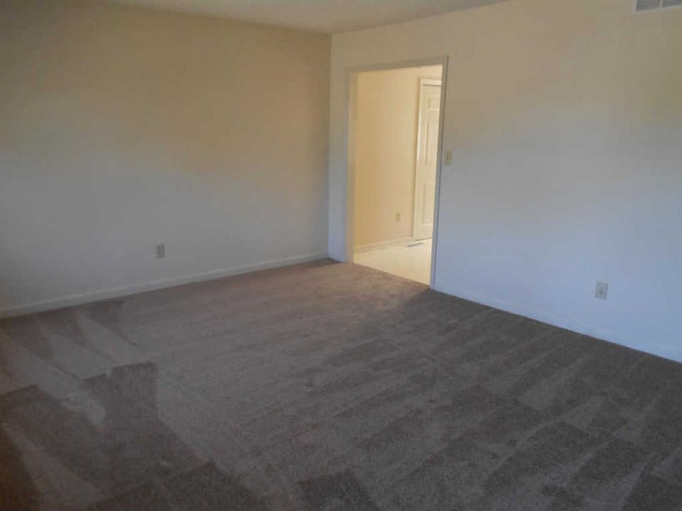 1st image of 1224 Crown Cir