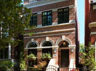 1540 W Grace St, Chicago, IL 60613
