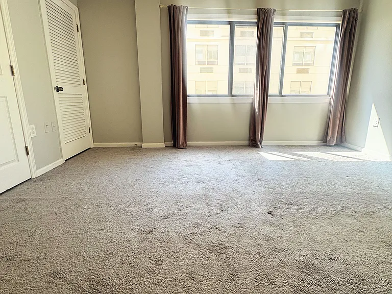 1301 N Courthouse Rd #805 — Photo 7