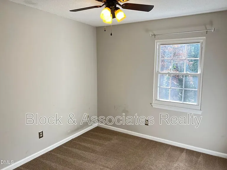 1333 Springlawn Ct — Photo 12