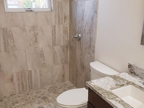 3rd image of 73 Acorn Ln
