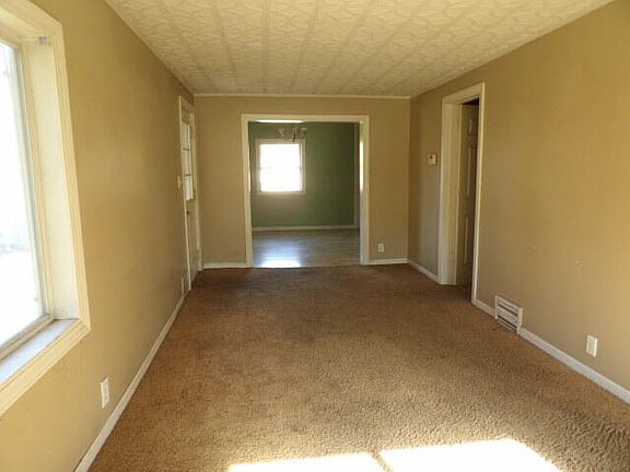3rd image of 255 Livingston St