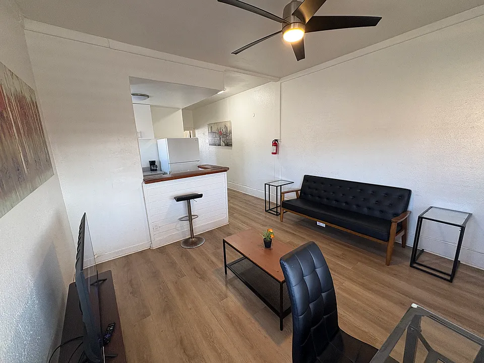 308 E 4th St #308A