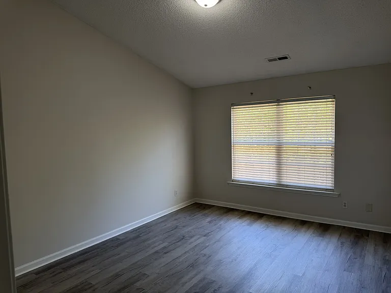 714 Thornbird Cir — Photo 7