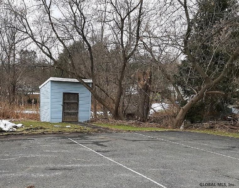 2nd image of 14 ACKERMAN Avenue