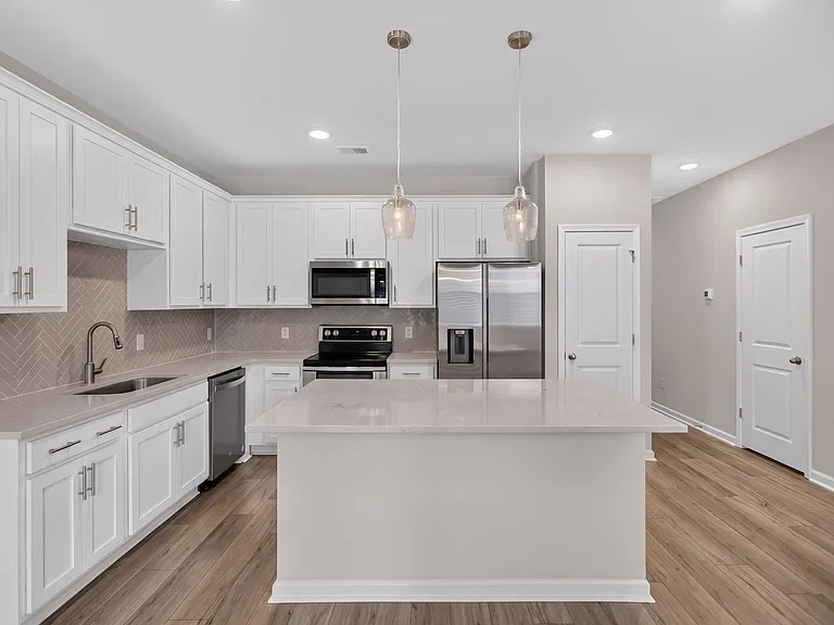 5339 Cardinal Crest Blf — Photo 3