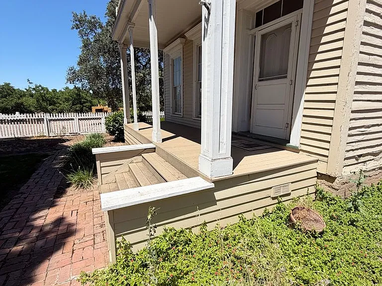 11221 E Eight Mile Rd — Photo 23