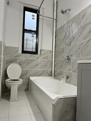 Rented by C2R Management LLC | media 18