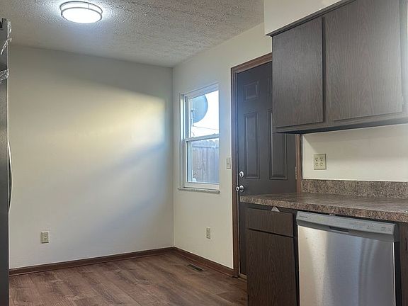 4th image of 1413-1415 Hanson St