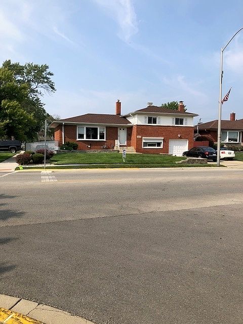 1st image of 1217 Division St