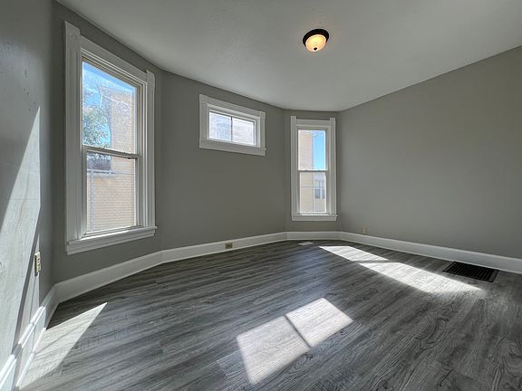 5th image of 917 Mulberry Ave APT 2