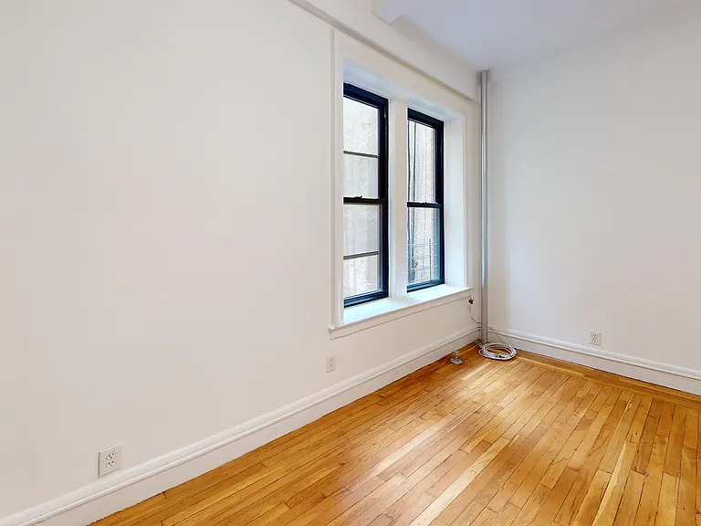 325 W 77th St #3-B — Photo 7