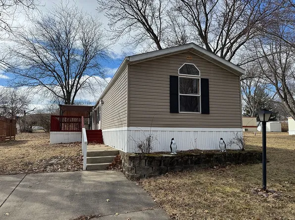 113 Fawndale Dr, Freeport, IL 61032