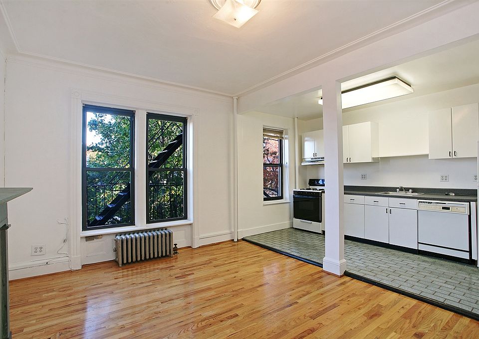 2nd image of 35 Saint Marks Ave APT 3