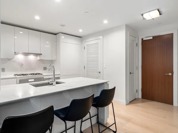 133 Seaport Blvd #917, Boston, MA 02210