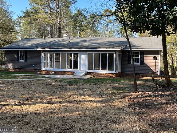 3rd image of 233 George Coggin Rd