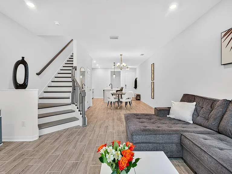 4064 Via Sienna Cir — Photo 18