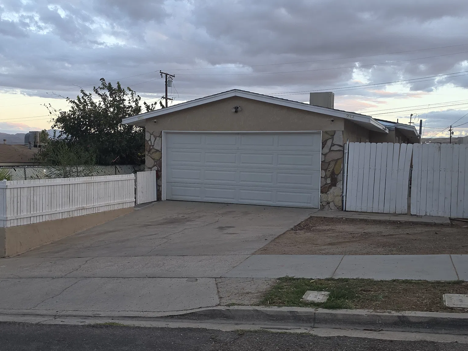 3 bed, 1066 sqft, $1,700 — Photo 2