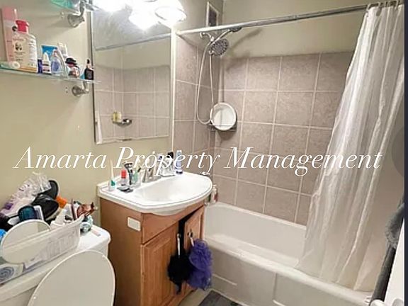 4th image of 1121 Arlington Blvd APT 404